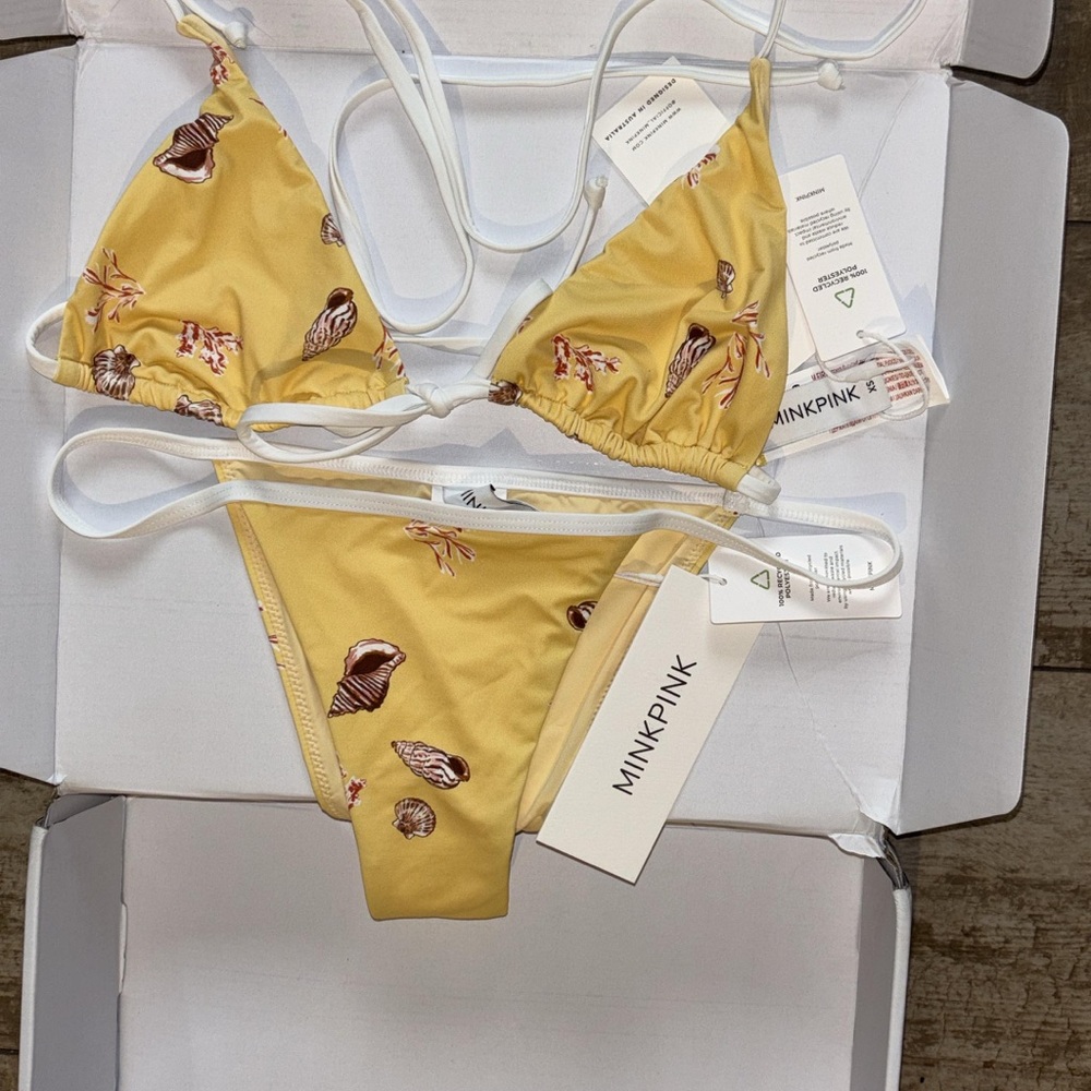 BRAND NEW NEVER WORN WITH TAGS!!*MINKPINK Yellow Shell-Print Triangle Bikini Set